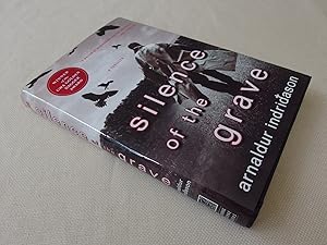 Imagen del vendedor de Silence of the Grave (The Reykjavik Murder Mysteries) a la venta por Nightshade Booksellers, IOBA member