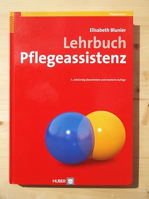 Seller image for Lehrbuch Pflegeassistenz (5. vollstndig berarbeitete und erweiterte Auflage) for sale by Versandantiquariat Manuel Weiner