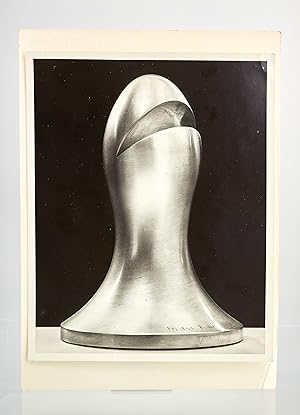 Photographie originale de Tom Dargis représentant Le Fou de Man Ray et signée au verso par Man Ray