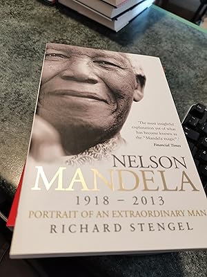 Imagen del vendedor de Nelson Mandela: Portrait of an Extraordinary Man a la venta por SGOIS
