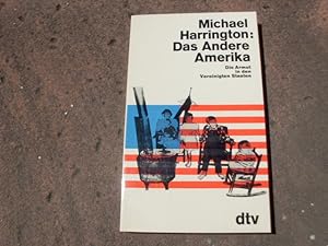 Bild des Verkufers fr Das Andere Amerika. Die Armut in den Vereinigten Staaten. "The Other America. Poverty in the United States". Ins Deutsche bertragen von Emi Ehm. Umschlaggestaltung von Celestino Piatti. (= dtv-Taschenbuch 245). Deutsche Erstausgabe. zum Verkauf von Versandantiquariat Abendstunde