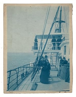 Cyanotype of Amherst H. Wilder with his wife and daughter