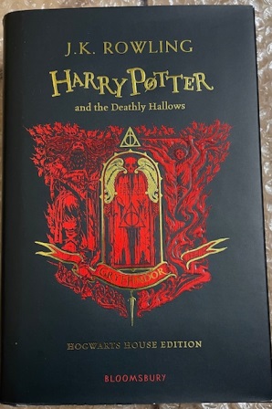 Harry Potter and the Deathly Hallows - Gryffindor Edition (Harry Potter House Editions) (First UK...