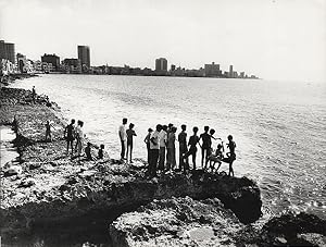 Kuba: Am Strand von Havanna. Treffpunkt der hauptstädtischen Jugend am Malecón. Aufnahme vom 30.7...