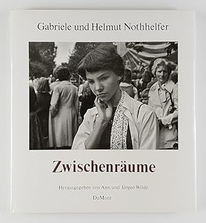 Zwischenräume. Menschen in Berlin 1973-1982. Mit einem Text von Michael Zimmermann. Hrsg. von Ann...