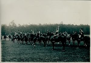 Foto Ansichtskarte / Postkarte Hubertusjagd 1929, Gäste und Jagdherr zu Pferde