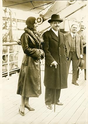 "Monsieur et Mademoiselle LAVAL à bord du PAQUEBOT ILE DE FRANCE au HAVRE le 16 Octobre 1931" Pho...