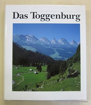 Bild des Verkufers fr Eine Landschaft zwischen Tradition und Fortschritt. Herausgegeben von Hans Bchler. 2. Auflage. (Salenstein), Niggli, 1993. 4to. Mit zahlreichen, teils farbigen fotografischen Abbildungen u. Illustrationen. 357 S. Or.-Lwd. mit Schutzumschlag. (ISBN 3721202562). zum Verkauf von Jrgen Patzer