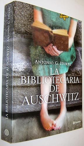 Seller image for LA BIBLIOTECARIA DE AUSCHWITZ - DEDICADO POR AUTOR for sale by UNIO11 IMPORT S.L.