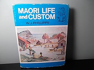 Bild des Verkufers fr Maori Life and Custom zum Verkauf von Eastburn Books
