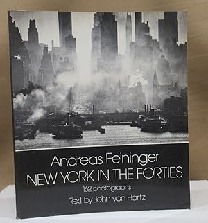 Bild des Verkufers fr New York in the Forties. With Text by John Hartz. 162 photographs. zum Verkauf von Dieter Eckert