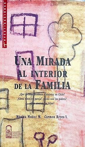 Seller image for Una Mirada Al Interior De La Familia for sale by Green Libros