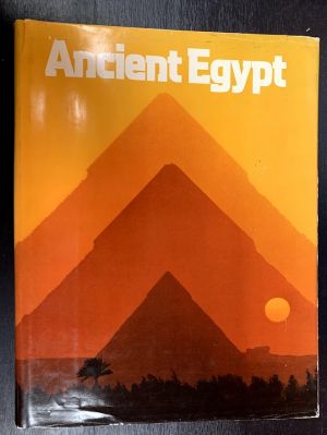 Bild des Verkufers fr Ancient Egypt; Discovering its Splendors zum Verkauf von Robinson Street Books, IOBA