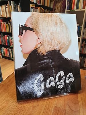 Image du vendeur pour Lady Gaga, aus dem Amerikanischen von Helmut Dierlamm, mis en vente par Antiquariat Orban & Streu GbR