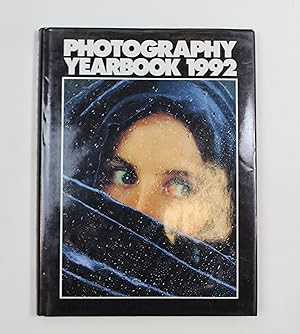 Immagine del venditore per Photography Yearbook: 1992: Internationales Jahrbuch Der Fotografie 1992 venduto da Our Kind Of Books