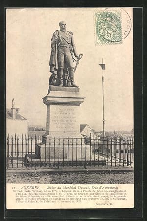 Bild des Verkufers fr Carte postale Auxerre Statue du Marchal Davout, Duc d`Auerstaedt zum Verkauf von Bartko-Reher