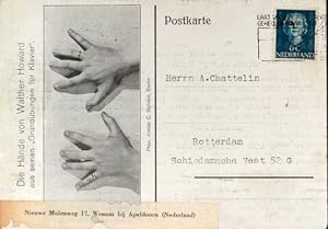 [Maschinenschriftliche Postkarte mit Unterschrift] Die Hände von Walther Howard aus seinen "Grund...