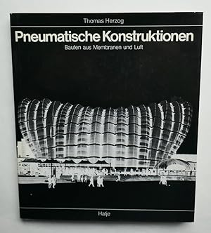 Imagen del vendedor de Pneumatische Konstruktionen. Bauten aus Membranen und Luft. Mit Beitrgen von Gernot Minke und Hans Eggers. a la venta por Versandantiquariat Wolfgang Petry