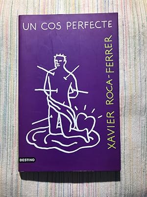 Imagen del vendedor de Un cos perfecte. Una faula a la venta por Campbell Llibres