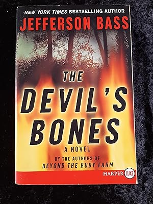 Immagine del venditore per The Devil's Bones: A Novel venduto da Book Barn Boutique
