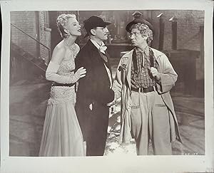 Image du vendeur pour Love Happy 8 X 10 Still 1949 The Marx Brothers, Vera-Ellen mis en vente par AcornBooksNH