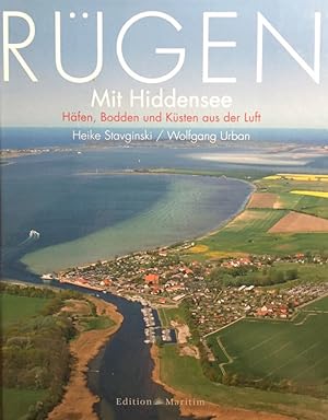 Image du vendeur pour Rgen. Mit Hiddensee. Hfen, Bodden und Ksten aus der Luft. mis en vente par Antiquariat J. Hnteler