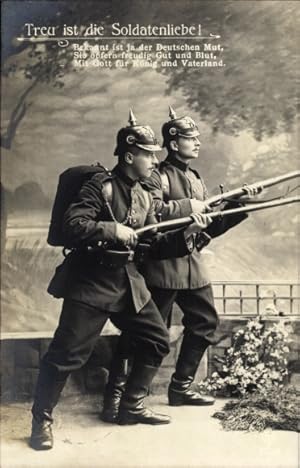 Image du vendeur pour Ansichtskarte / Postkarte Treu ist die Soldatenliebe, zwei Soldaten in Uniformen, Pickelhauben mis en vente par akpool GmbH