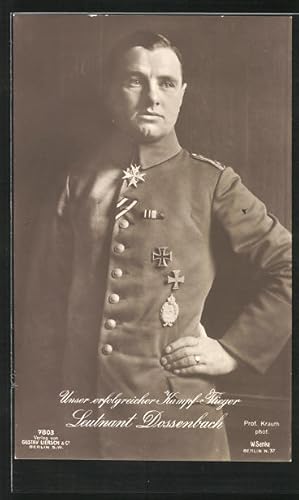 Foto-Ansichtskarte Sanke Nr. 7803: Kampfflieger Leutnant Dossenbach in Uniform