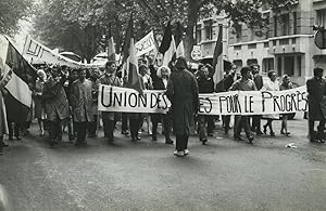 Paris pro De Gaulle Demonstration UJP Old photo Huet 1968, june 4