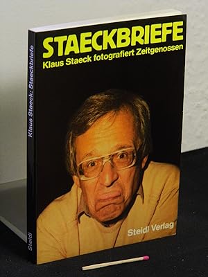 Imagen del vendedor de Staeckbriefe : Klaus Staeck fotographiert Zeitgenossen - a la venta por Erlbachbuch Antiquariat