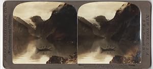 Stereo-Fotografie American Stereoscopic Co., New York, Ansicht Loen See / Norwegen, Seeblick mit ...