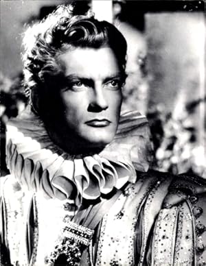 39 Pressefotos Jean Marais, Portraits und Filmszenen