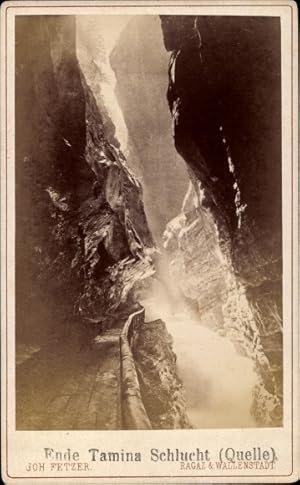 Foto Pfäffers Kanton St. Gallen Schweiz, Ende der Taminaschlucht, Quelle, 1885 - Fotograf Joh. Fe...