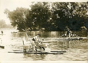 "René SAVARD à son départ du Pont de Neuilly pour le raid PARIS-BREST 1931 en hydrocycle par ROUE...