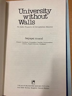 Immagine del venditore per University Without Walls. venduto da Plurabelle Books Ltd