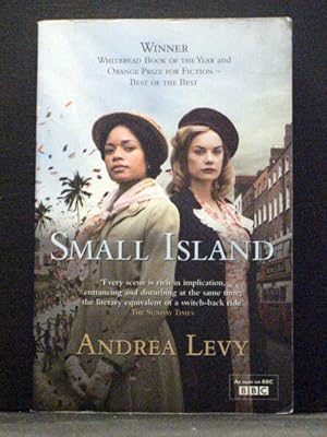 Immagine del venditore per Small Island venduto da Booksalvation