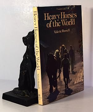Imagen del vendedor de HEAVY HORSES OF THE WORLD a la venta por A&F.McIlreavy.Buderim Rare Books