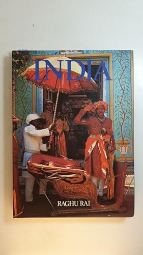 Seller image for Dreams of India for sale by Gebrauchtbcherlogistik  H.J. Lauterbach
