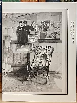 Immagine del venditore per American Photographs venduto da Moe's Books