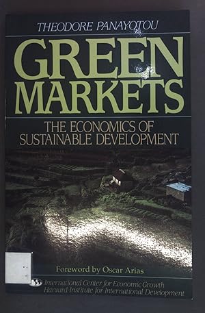 Immagine del venditore per Green Markets: The Economics of Sustainable Development (Sector Studies, Band 7) venduto da books4less (Versandantiquariat Petra Gros GmbH & Co. KG)