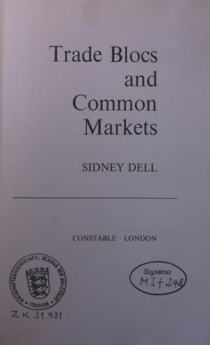 Immagine del venditore per Trade blocs and common markets venduto da Antiquariat Bookfarm