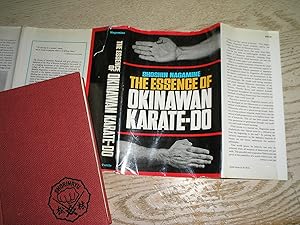 Bild des Verkufers fr The Essence of Okinawan Karate-Do (Shorin-Ryu) (English and Japanese Edition) zum Verkauf von R & B Diversions LLC