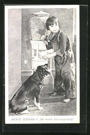 Bild des Verkufers fr Ansichtskarte Schauspieler Jackie Coogan, Hund in De kleine Verschoppeling zum Verkauf von Bartko-Reher