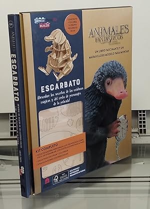 Bild des Verkufers fr Animales fantsticos. Escarbato. Un libro fascinante y un maravilloso modelo para montar zum Verkauf von Librera Dilogo