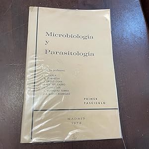 Imagen del vendedor de Microbiologa y parasitologa a la venta por Kavka Libros