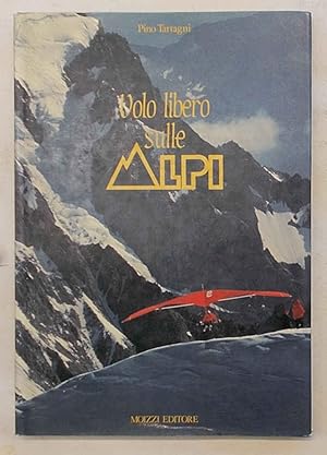 Volo libero sulle Alpi.