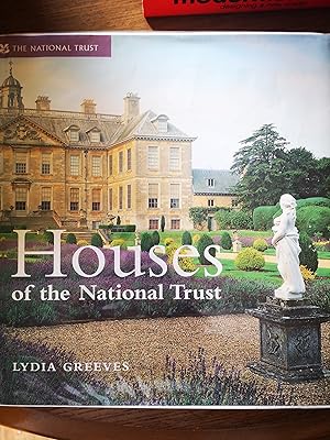 Houses of the National Trust: Outstanding Buildings of Britain