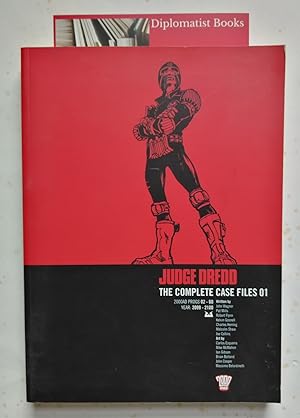 Judge Dredd: The Complete Case Files 01