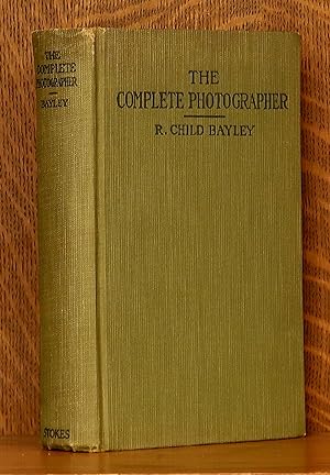 Seller image for THE COMPLETE PHOTOGRAPHER for sale by Andre Strong Bookseller