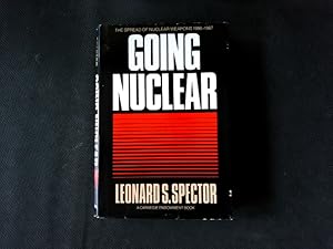 Seller image for Going Nuclear for sale by Antiquariat Bookfarm